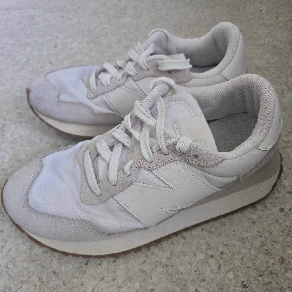 New Balance 237